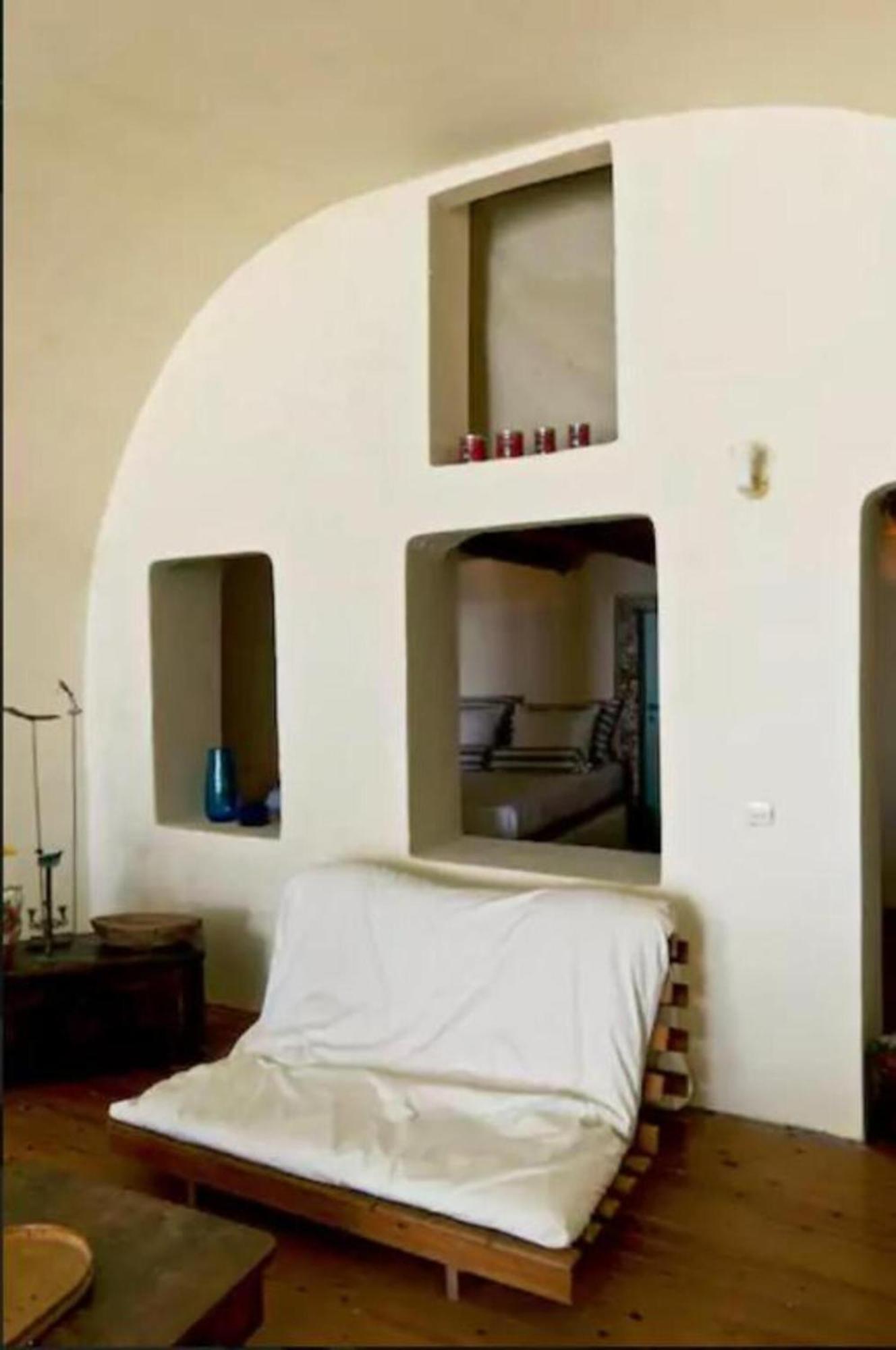 Apartamento Hanging At The Top Of The World Oia  Exterior foto