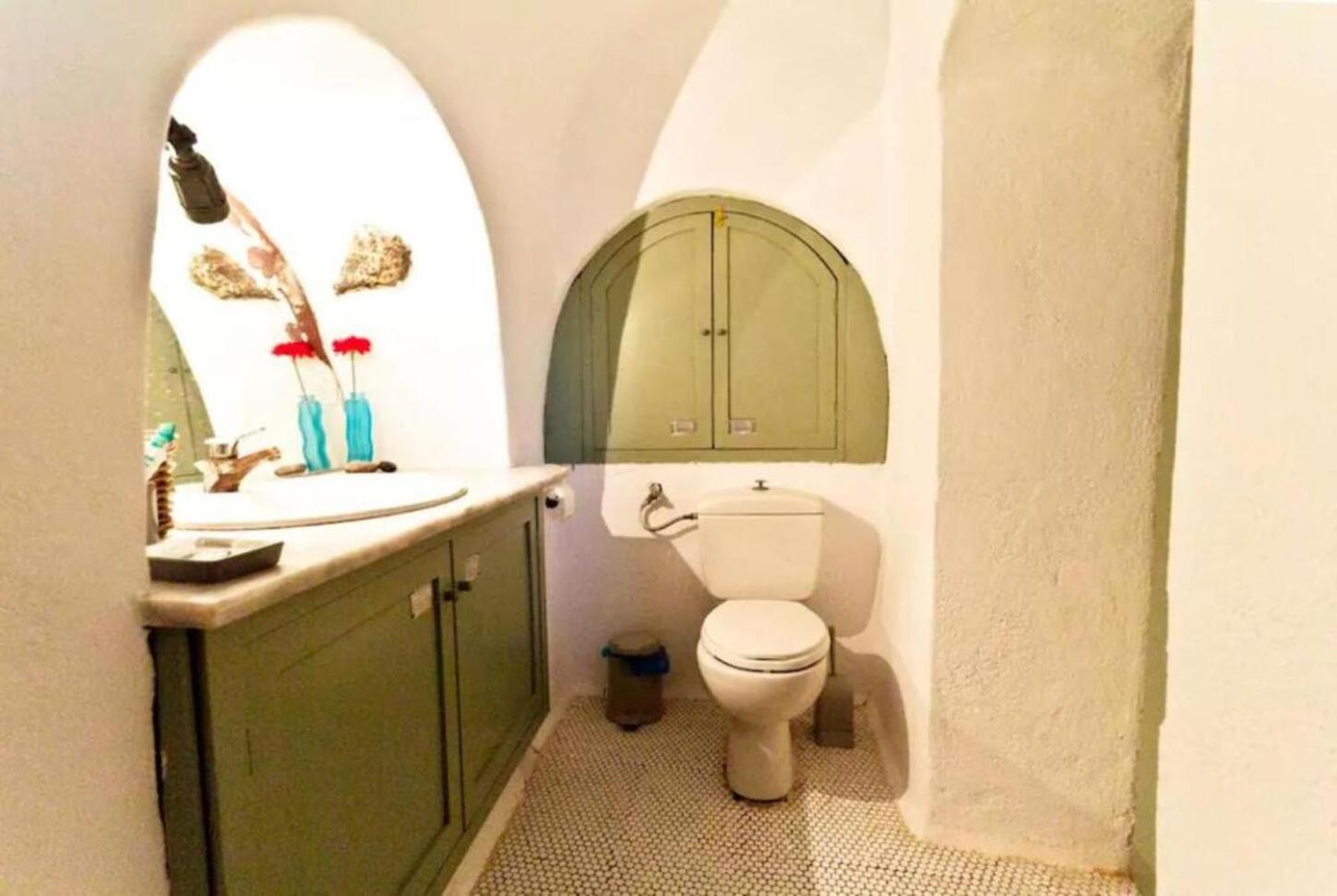 Apartamento Hanging At The Top Of The World Oia  Exterior foto