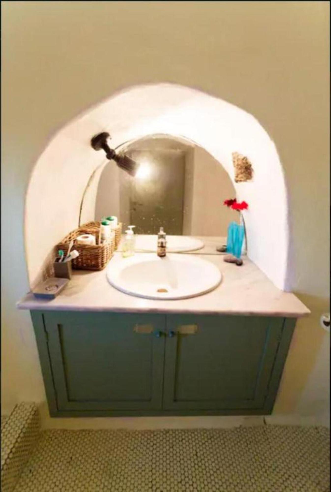 Apartamento Hanging At The Top Of The World Oia  Exterior foto